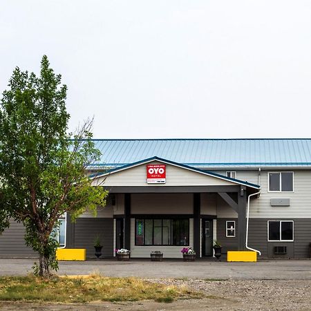 Oyo Hotel Shelby Mt Hwy 2 & I-15 Eksteriør billede