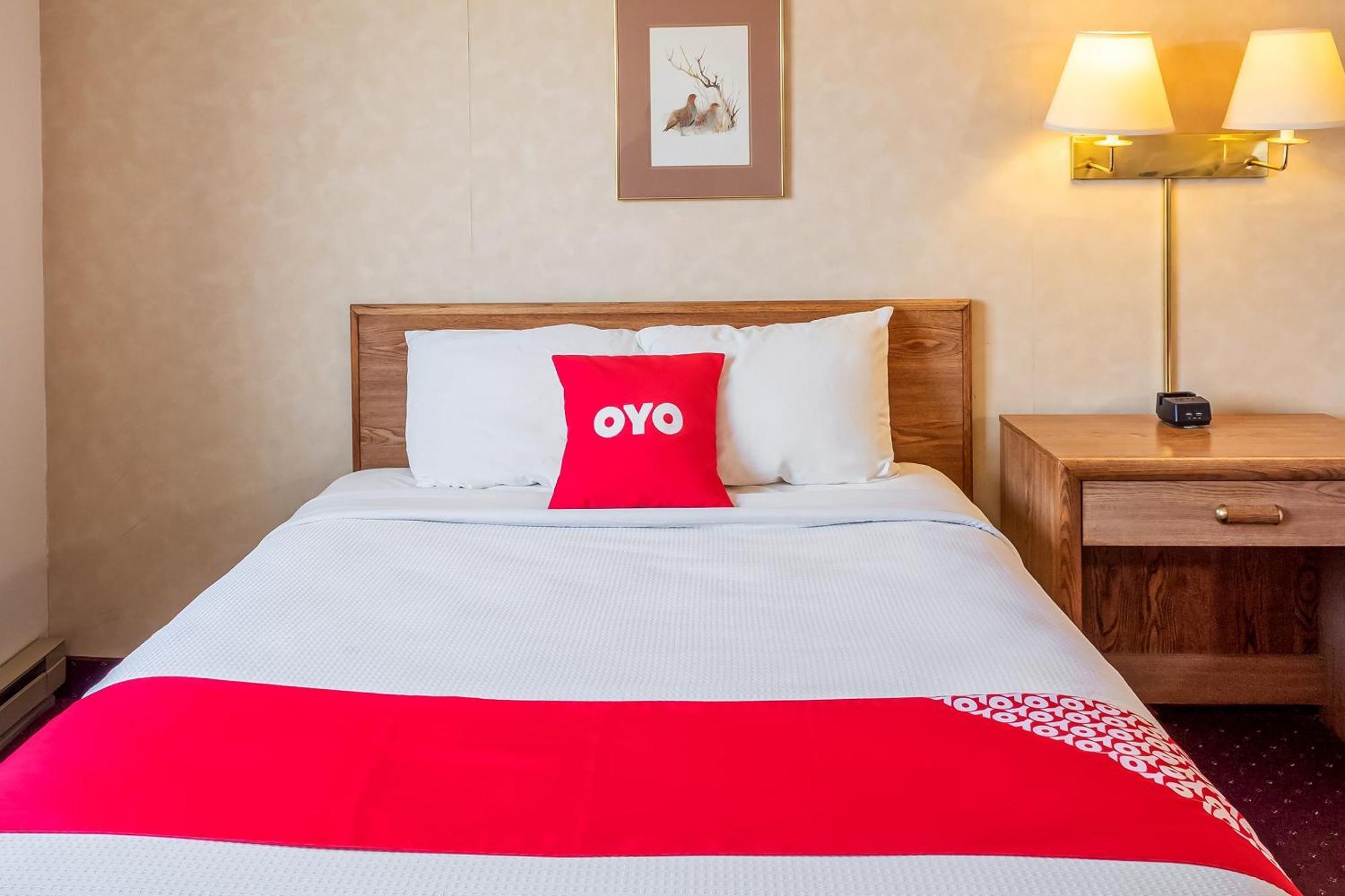 Oyo Hotel Shelby Mt Hwy 2 & I-15 Eksteriør billede