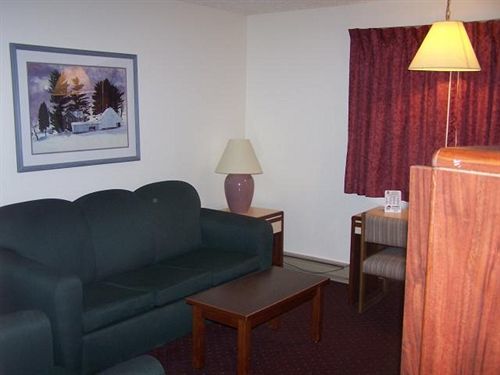 Oyo Hotel Shelby Mt Hwy 2 & I-15 Eksteriør billede